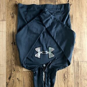 Under Armour Black Hoodie with camo logo and hood XL